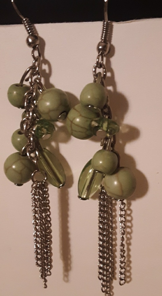 GREEN BEADED EARRINGS CLUSTER